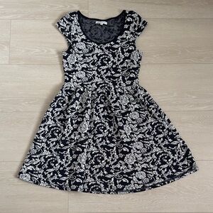 Glamorous Navy Blue and White Floral Paisley Patterned Dress
